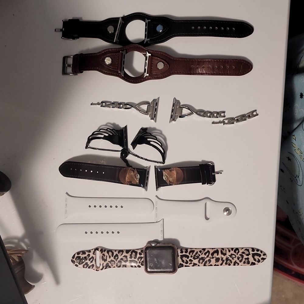Apple Watch Gen 3 w/ Charger and Watch Bands